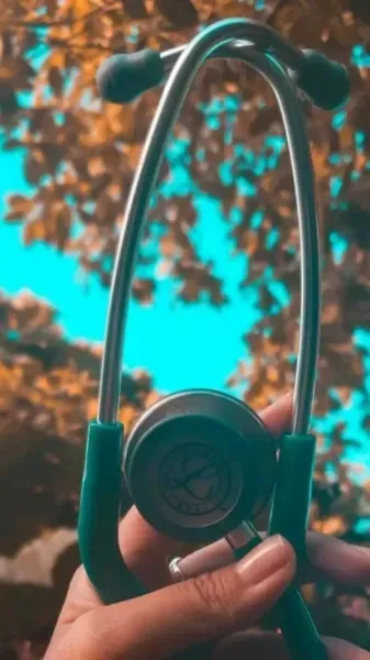  عکس خانم دکتر برای پروفایل