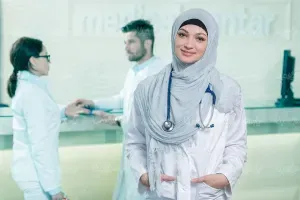  عکس خانم دکتر با حجاب