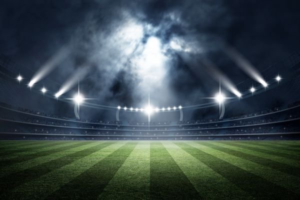 عکس زمین فوتبال با بازیکنان