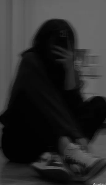  پس زمینه غمگین مشکی