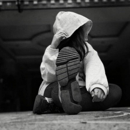  عکس دختر بدون چهره سیاه سفید