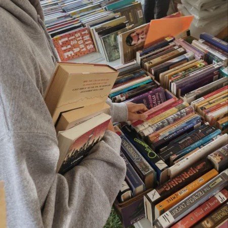  عکس کتاب برای پروفایل شاد