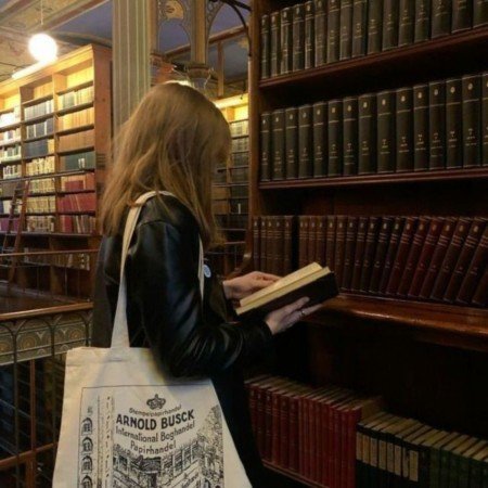  عکس کتاب برای پروفایل شاد