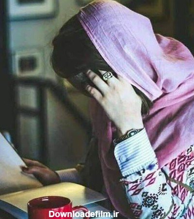  عکس دختر در حال کتاب خواندن کارتونی