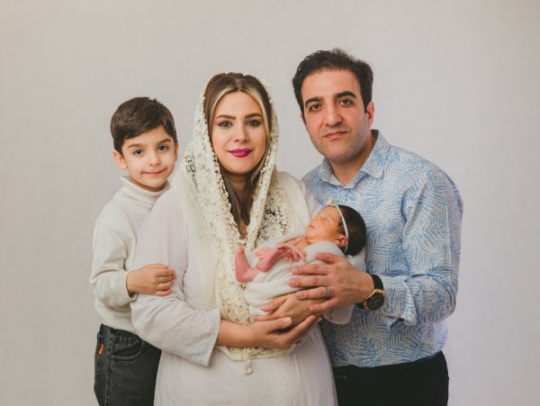 ژست عکس تولد خانوادگی در منزل