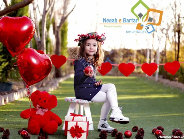 ژست عکس تولد در طبیعت با کیک