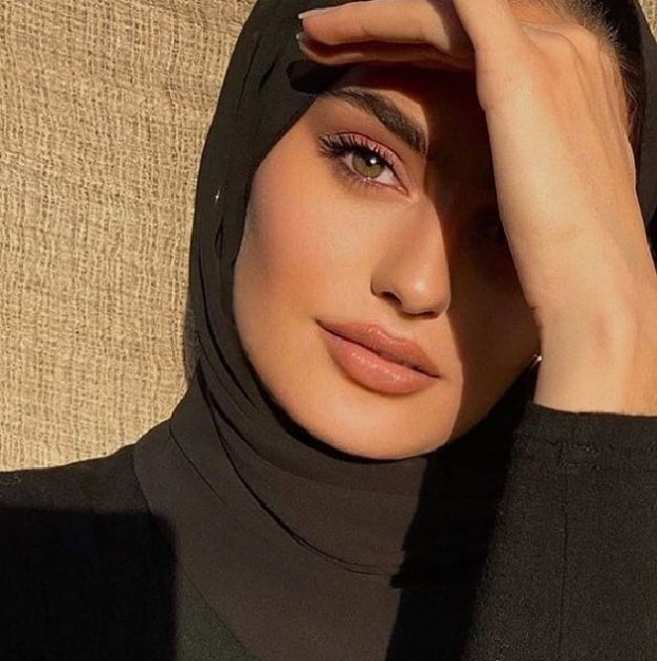  عکس دختر با حجاب مینیمال