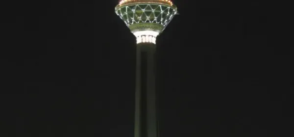  عکس برج میلاد تهران در شب