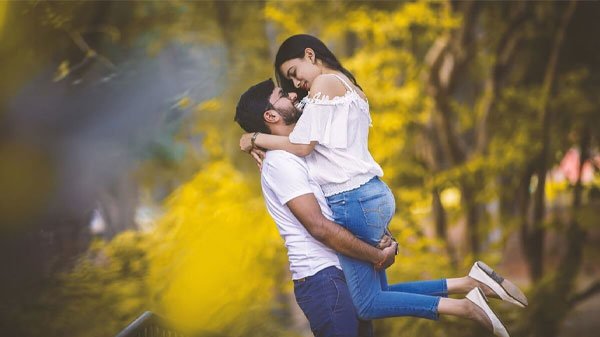  ژست عکاسی در باغ
