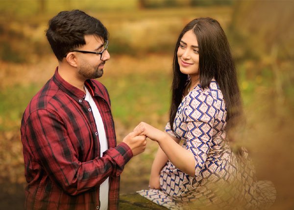  ژست عکاسی در باغ