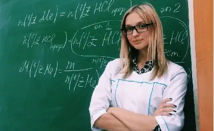 عکس خانم معلم برای پروفایل