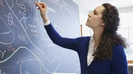  عکس خانم معلم برای پروفایل