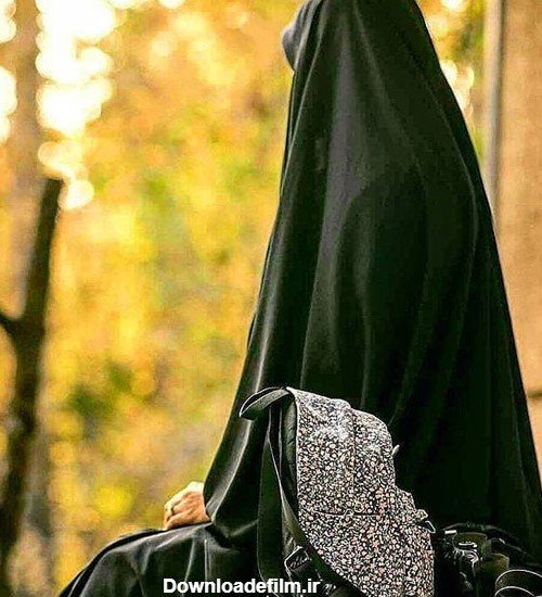 عکس دختر با چادر نماز برای پروفایل