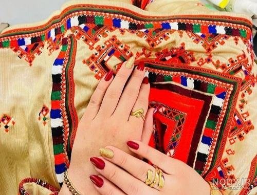 عکس دست دختر بلوچ باکلاس