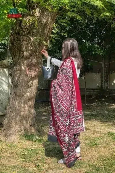  عکس دختر بلوچ غمگین