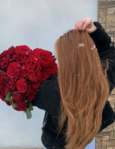  عکس دختر با گل رز قرمز