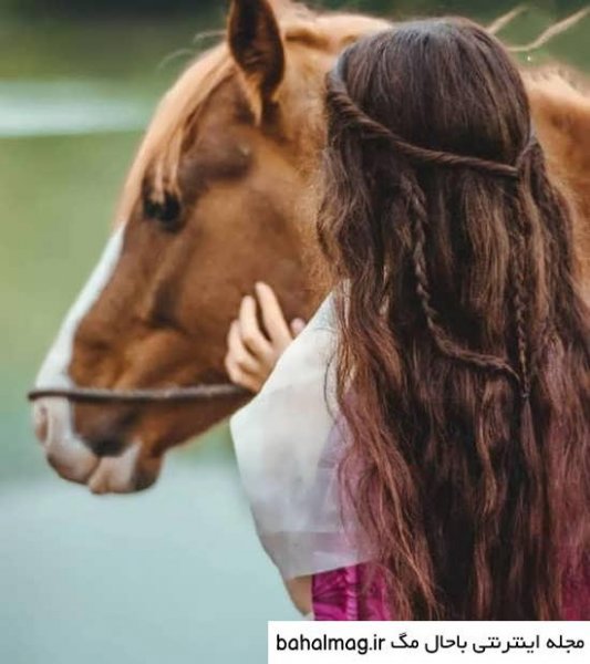  عکس پروفایل دختر با اسب سیاه
