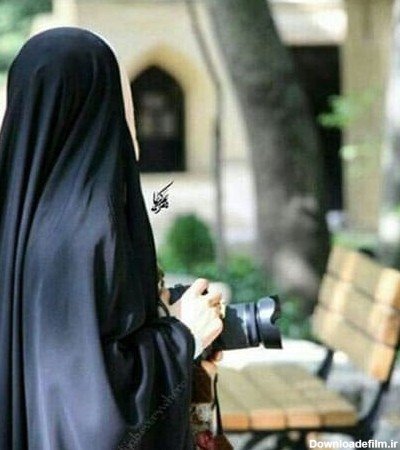 عکس دختر با دوربین عکاسی
