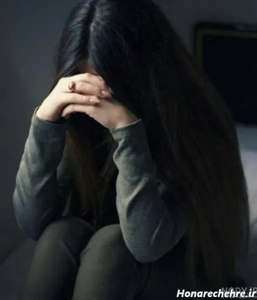 پروفایل دختر تنها و غمگین