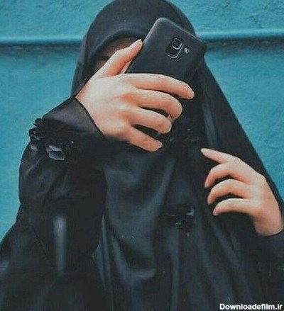  عکس دختر جلو اینه طبیعی با حجاب