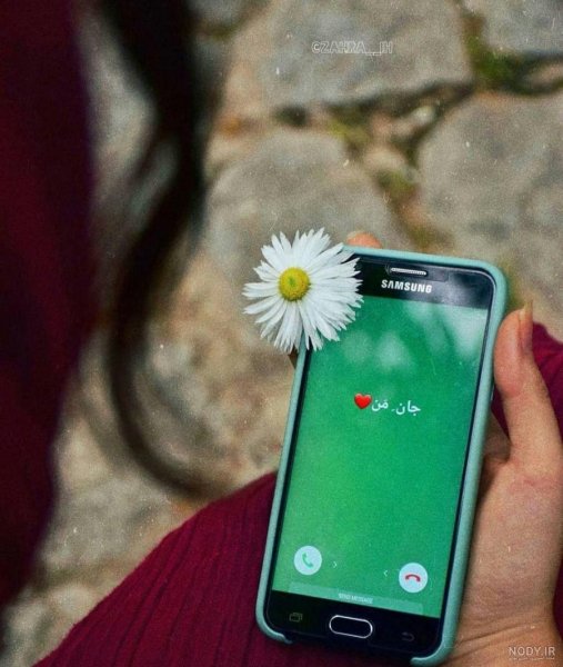 عکس دختر با گوشی فانتزی