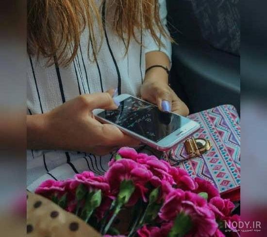 عکس دختر با گوشی فانتزی