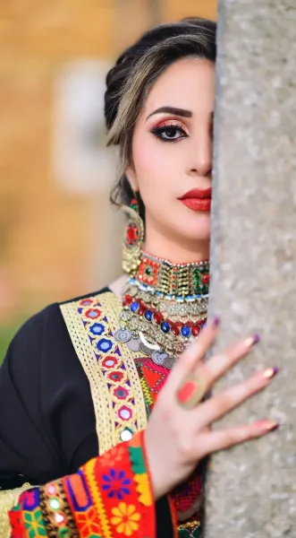 عکس دختر افغانی ساده ۱۶ ساله