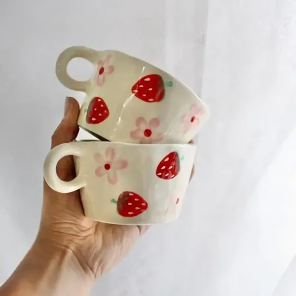 عکس ماگ توت فرنگی