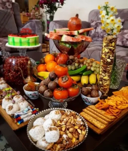 عکس میز یلدا