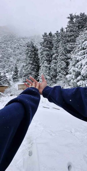 عکس عاشقانه برفی