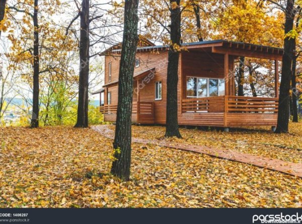  عکس کلبه چوبی در پاییز