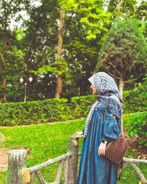  عکس دخترمحجبه با استایل ساده برای واتساپ