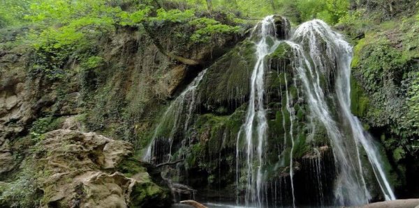  عکس آبشار در طبیعت ایران