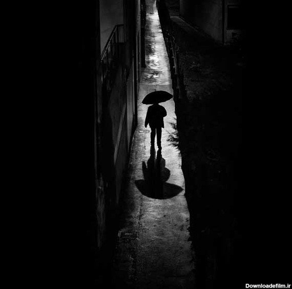  عکس مرد تنها در تاریکی