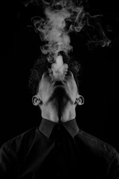  عکس پروفایل پسرانه لاتی سیگار