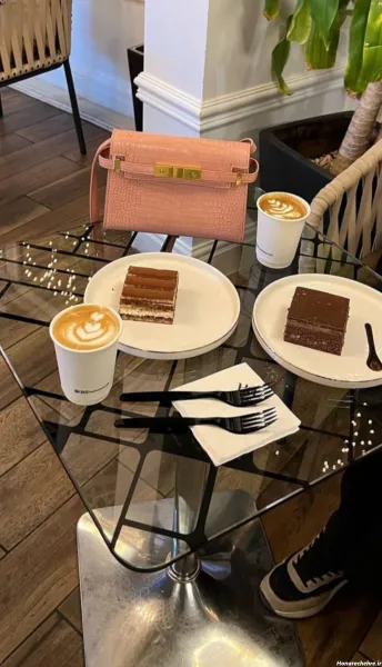  عکس لیوان قهوه برای استوری