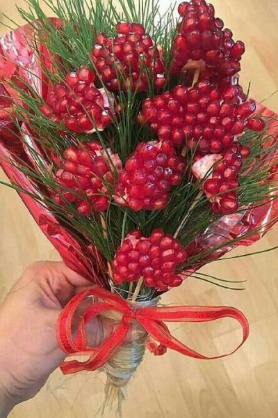 تزیین انار برای مدرسه