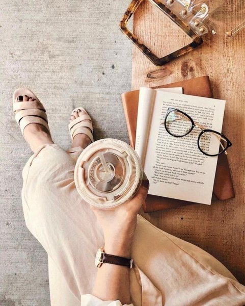  عکس قهوه و کتاب طبیعی