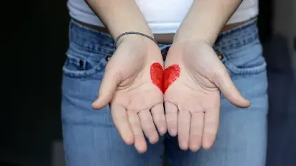  عکس دخترونه پرطرفدار انگشت قلبی