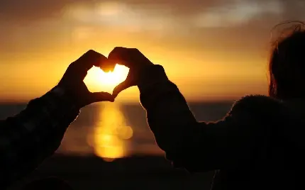  عکس قلب با دست برای پروفایل