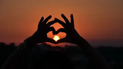  عکس قلب با دست برای پروفایل