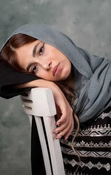  عکس دخترانه شاد با ژست خوشگل