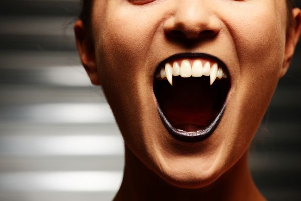  عکس خون آشام فانتزی برای پروفایل
