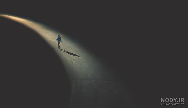  بک گراند پسر تنها در تاریکی با کیفیت بالا