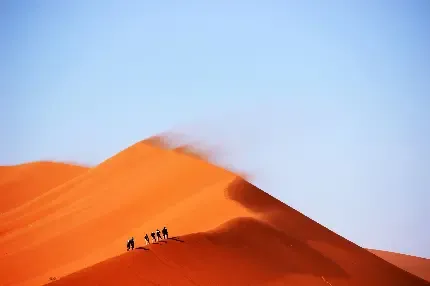 پس زمینه کویر در غروب