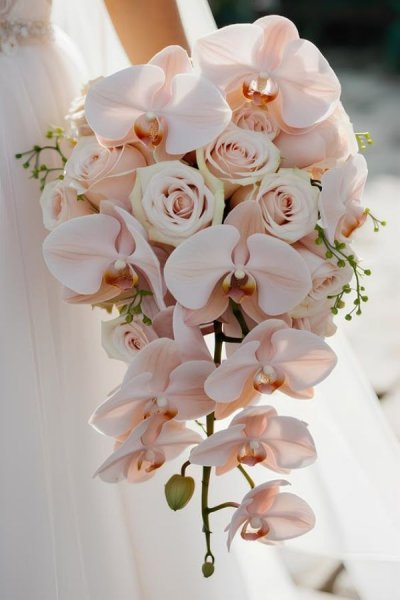  عکس لاکچری دسته گل عروس اروپایی