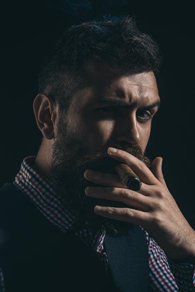  والپیپر پسرانه فانتزی با سیگار برگ