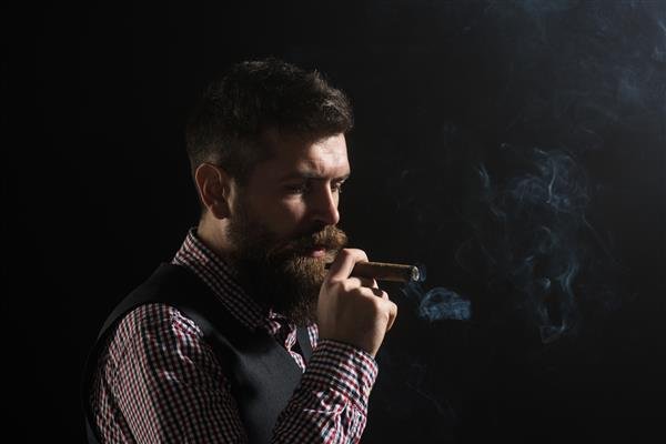  والپیپر پسرانه فانتزی با سیگار برگ