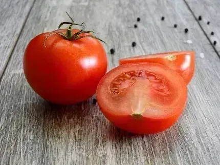  عکس با کیفیت گوجه فرنگی باران خورده
