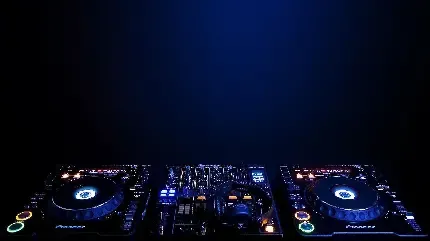  تصویر زمینه دختر دی جی خارجی برای کامپیوتر و لپ تاپ
